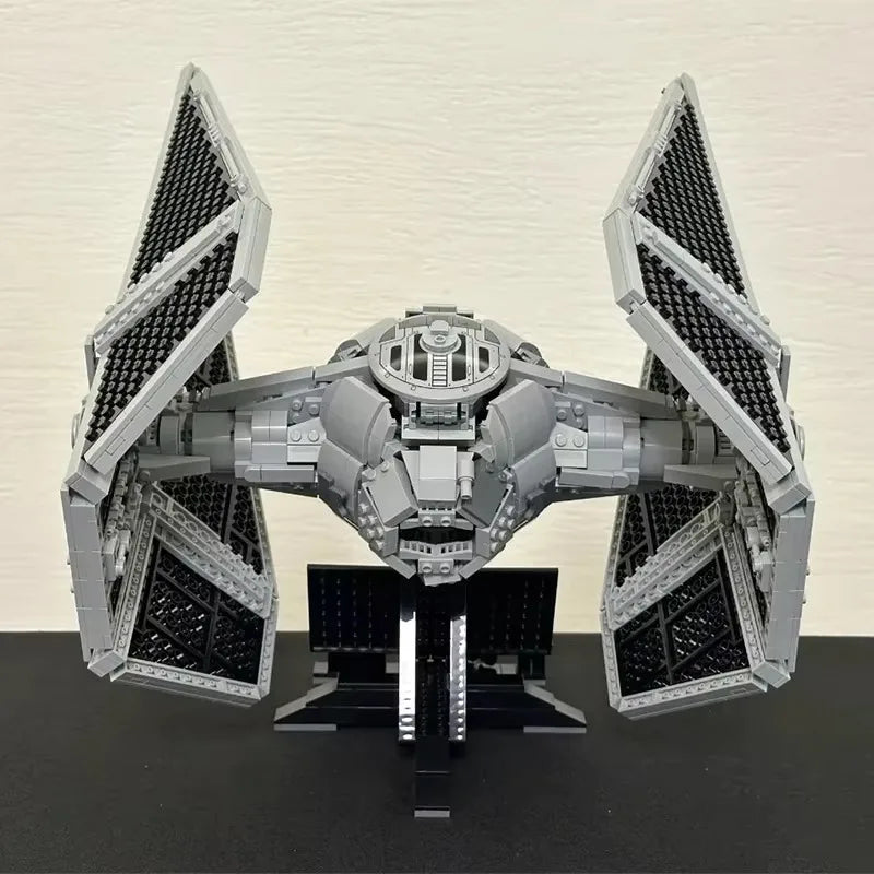 LEGO Star Wars – L’Intercepteur TIE : Le chasseur impérial emblématique