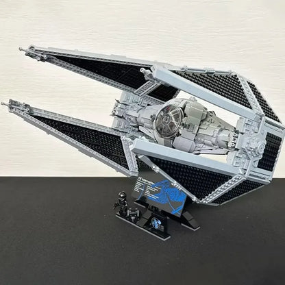 LEGO Star Wars – L’Intercepteur TIE : Le chasseur impérial emblématique