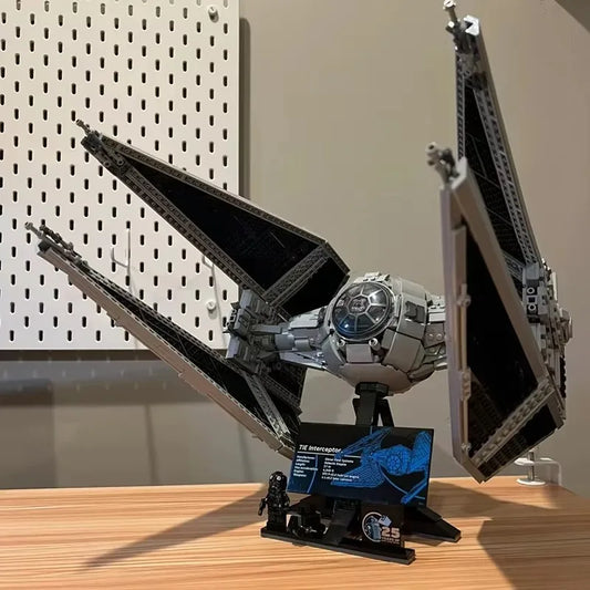 LEGO Star Wars – L’Intercepteur TIE : Le chasseur impérial emblématique